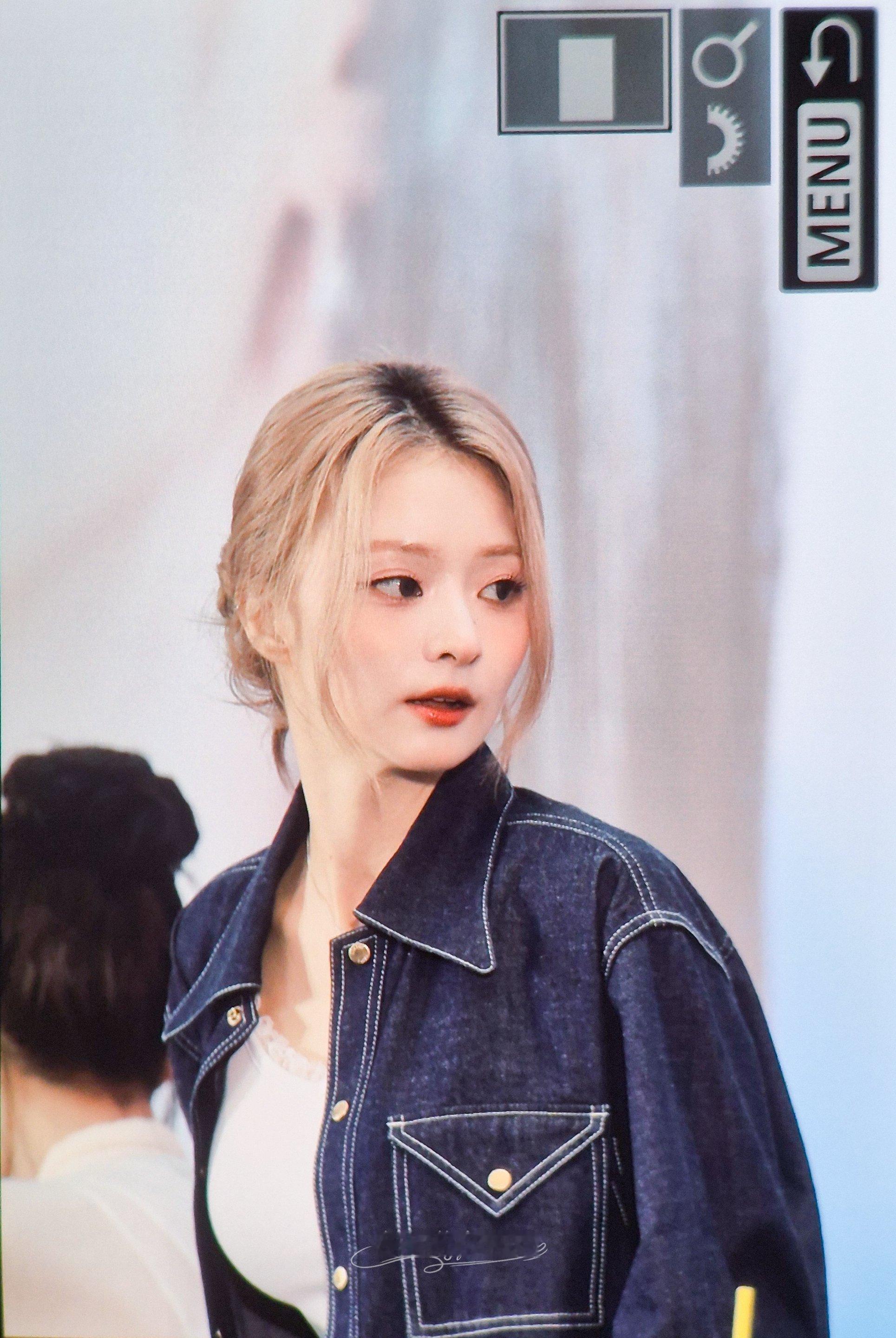 李娜炅[超话]  🐣氧气笑颜李娜炅 260830 MA签售 饭拍pre©dea