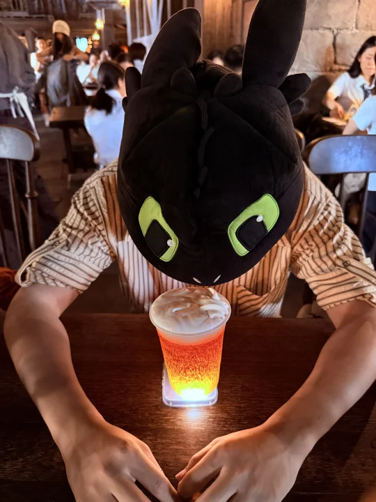 康康👀你们拍的「无牙仔喝🍺」