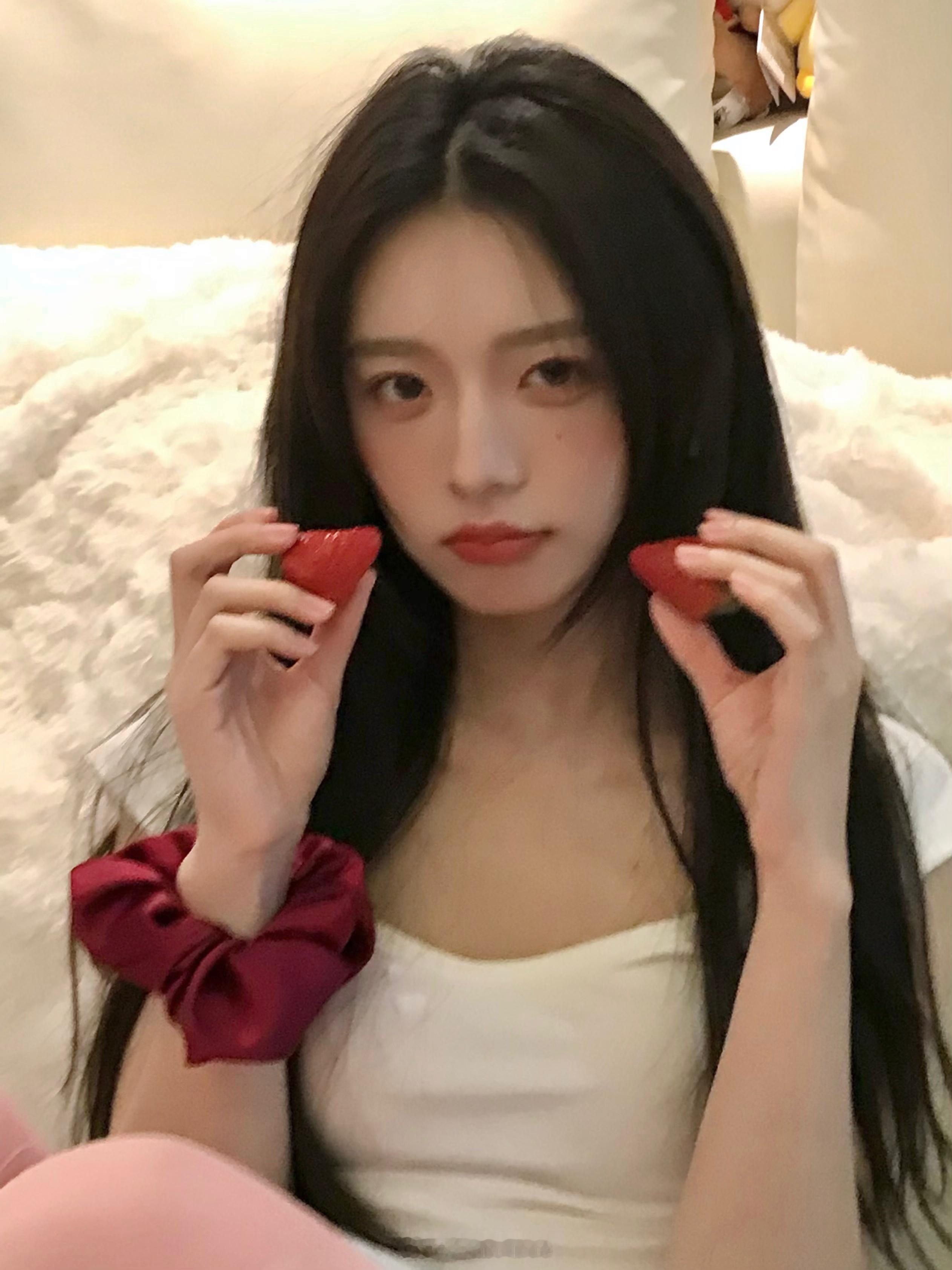 早上好 来吃草莓了 ​​​