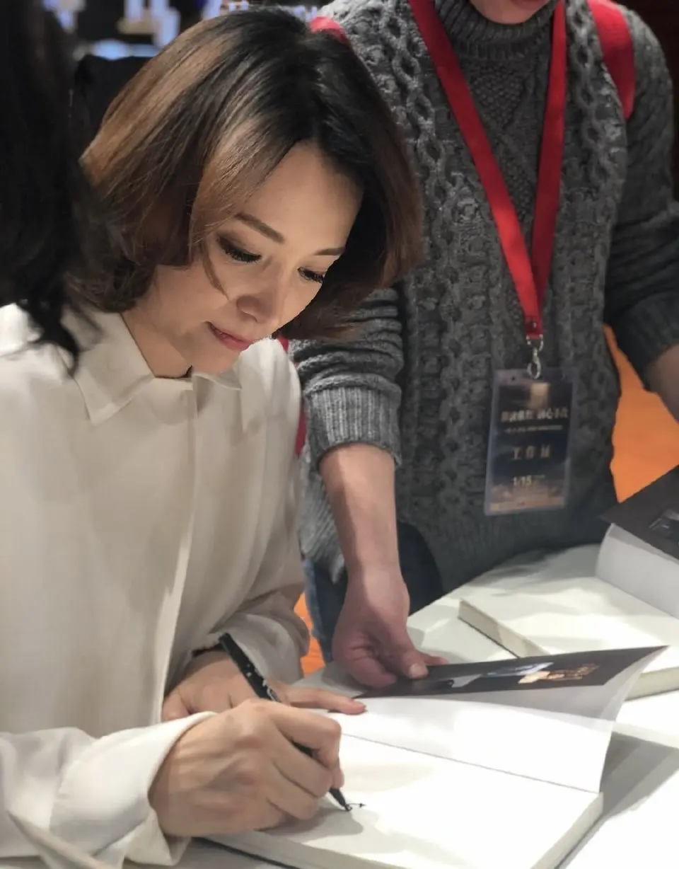 最喜欢的主持人。