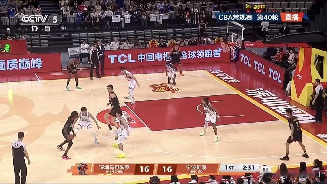 CBA第40轮上半场深圳50-47领先。
  4月17日晚，CBA常规赛第40轮