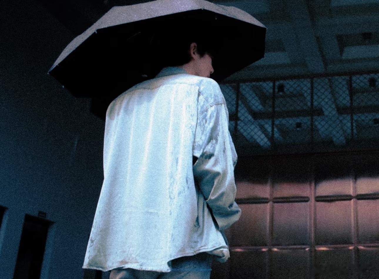 疑似正当防卫特别主演萧敬腾《正当防卫》里的雨也太应景了，渔场案里雨一冲，证据都模