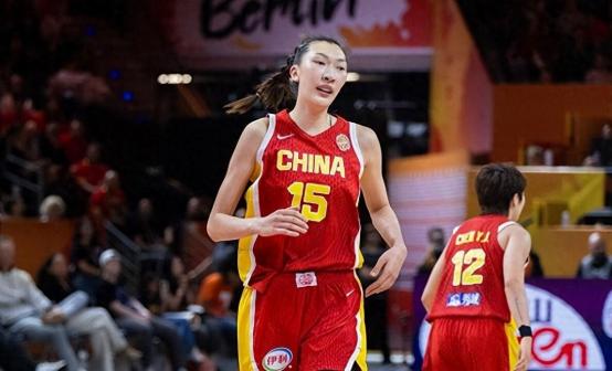 中国女篮三分为何总投不准？韩旭直言不讳，道出真实原因。
 
（信源：新华社，20