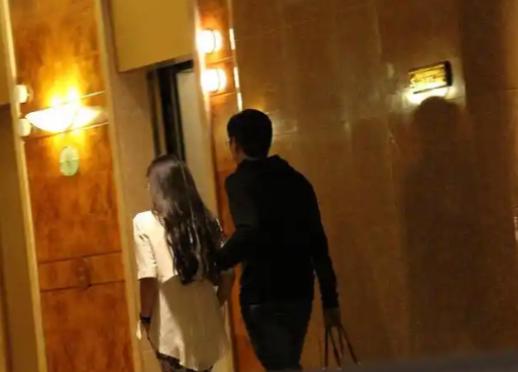 浙江宁波，一个男上司，贪恋已婚女下属的美貌，俩人竟然暗地里开展婚外情，这个领导月