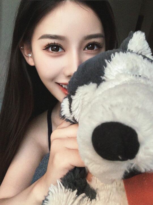 和小狼合照一张🤨