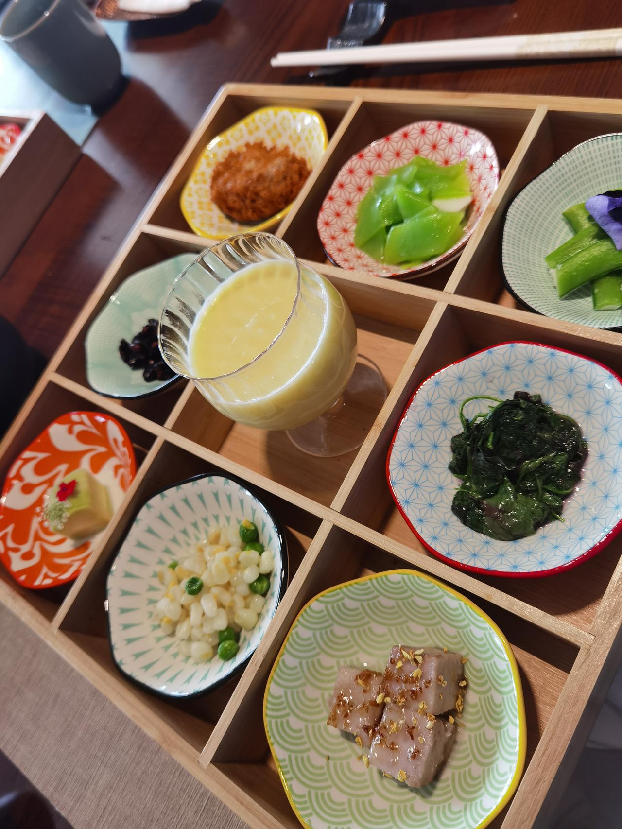 “漂亮饭”滋养的是心境 好像说起“漂亮饭”总代表好看不实用的意思，其实现在的人们