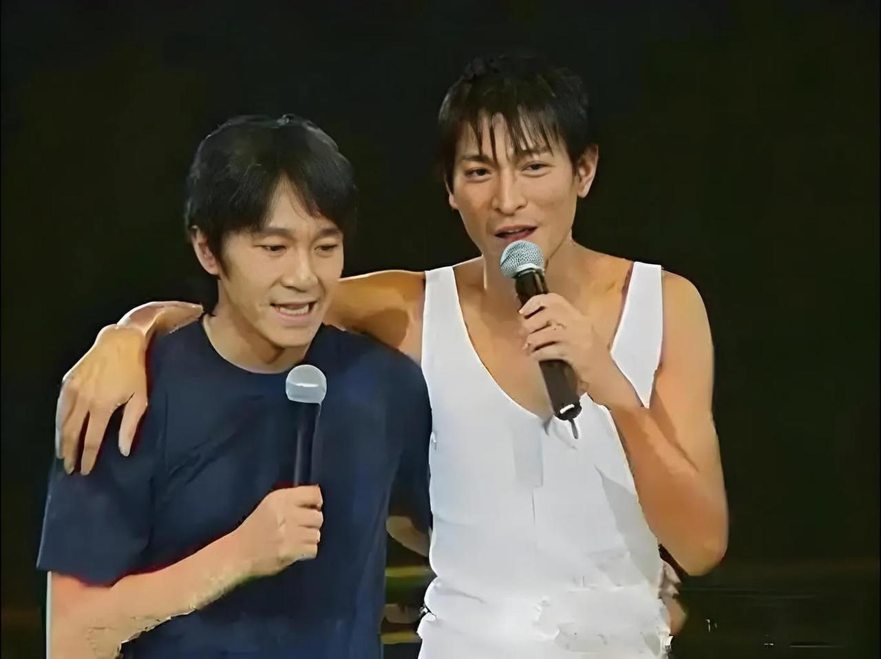#刘德华和周星驰谁出道最早呢#• 刘德华（）比周星驰（）早出道。

  • 刘德