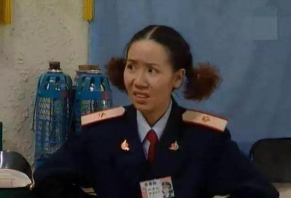 1988年，“中国最丑女演员”杨青到北影面试，监考老师对她说：“你的形象太差了，