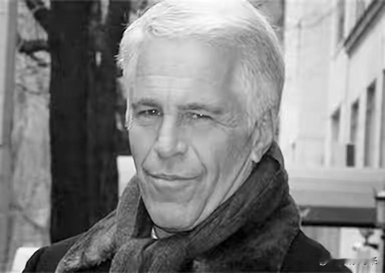 一提到最近红的发紫的“爱泼斯坦”，不由让人想起爱因斯坦！

可别说，细思之下这两