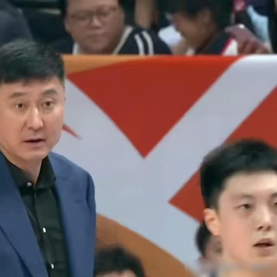 杜锋脸都快绿了！广东一个赛季被绝杀4次，对手中场都能扔进压哨球，这球到底还怎么打