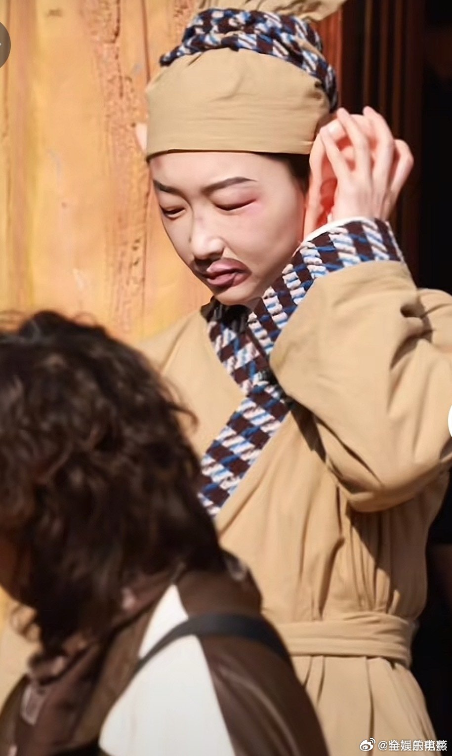 周五晚高疯，周冬雨cos梁朝伟的欧阳锋，高叶cos东方不败周冬雨cos梁朝伟欧阳