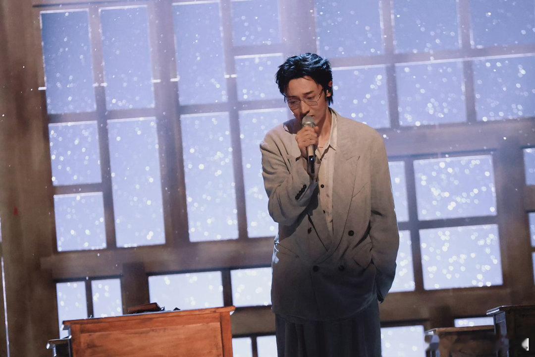 王传君居然这么会唱歌王传君太会唱了披荆斩棘直播本以为只是演技出彩，披荆斩棘直播舞