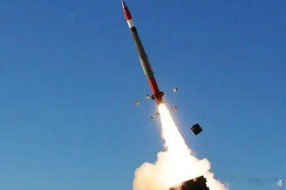 凤凰新闻【第5架！俄罗斯复制“5.7空战”模式，上百千米外成功猎杀乌F-16？】
