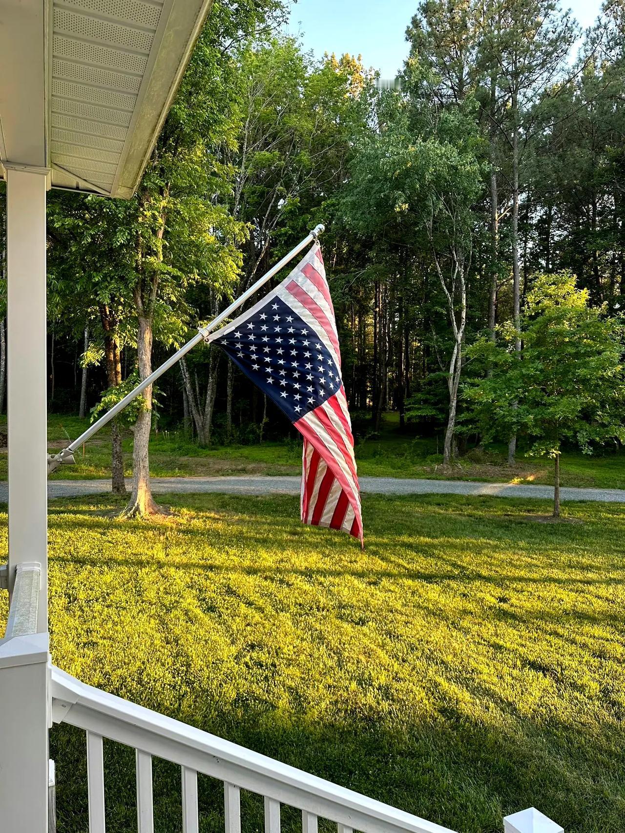 纽约一家法院陪审团裁定，美国前总统特朗普被指控的34项罪名全部成立，随后特朗普的