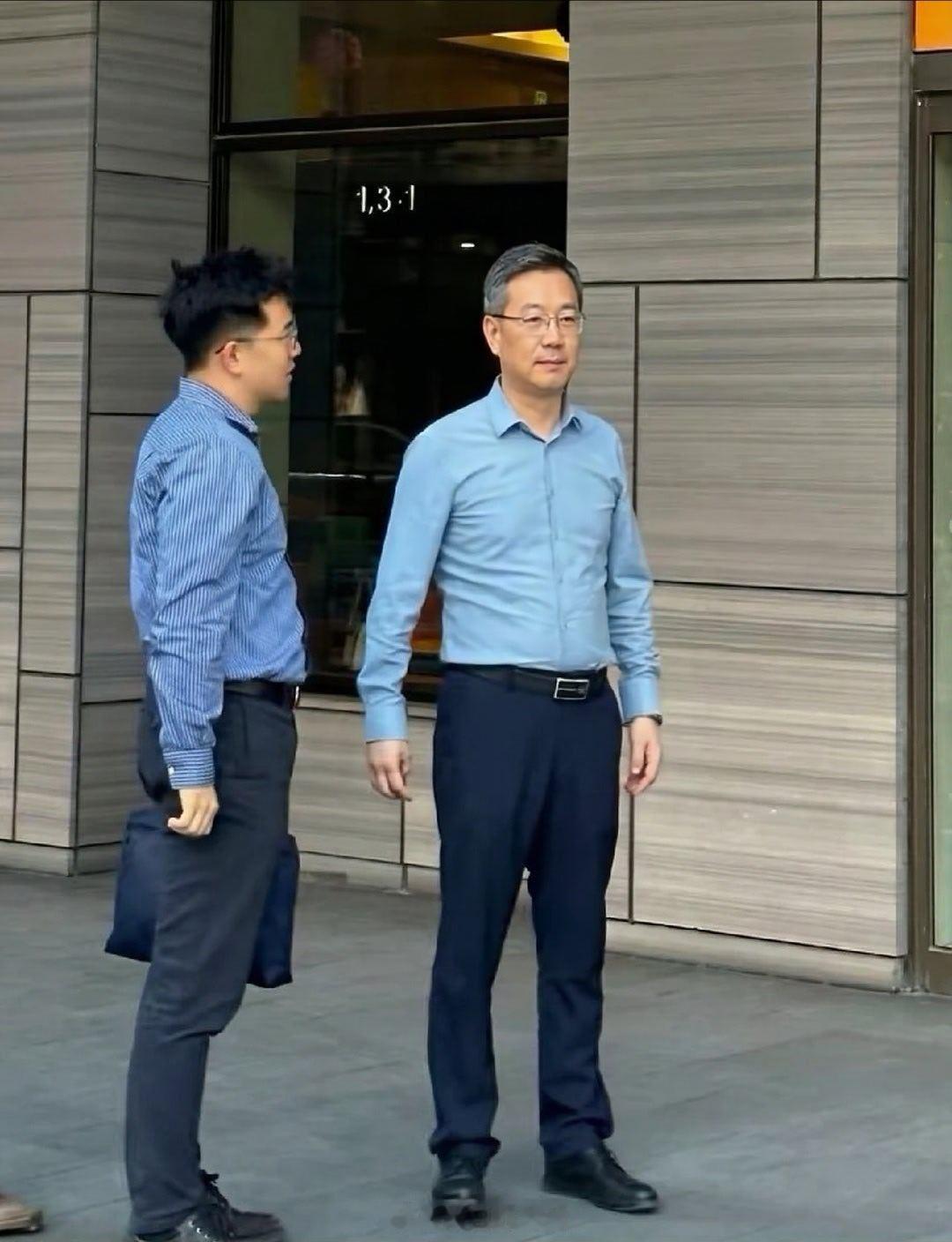 我好喜欢嗑这种领导和秘书的CP