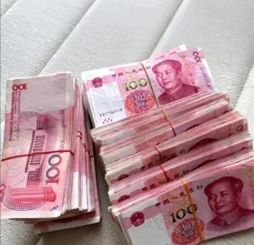 一天50个催收电话，手机从早八点响到晚十点。

对方张嘴就是一句：“你今天还不还