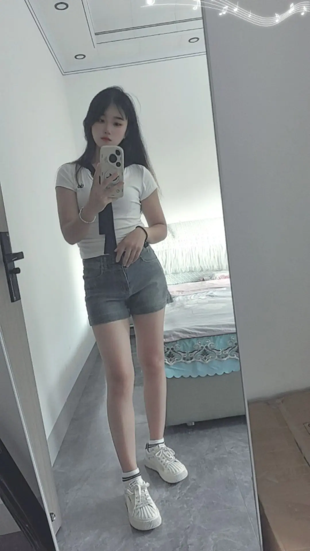 一个人确实很好，但有一个懂你的人或许更好