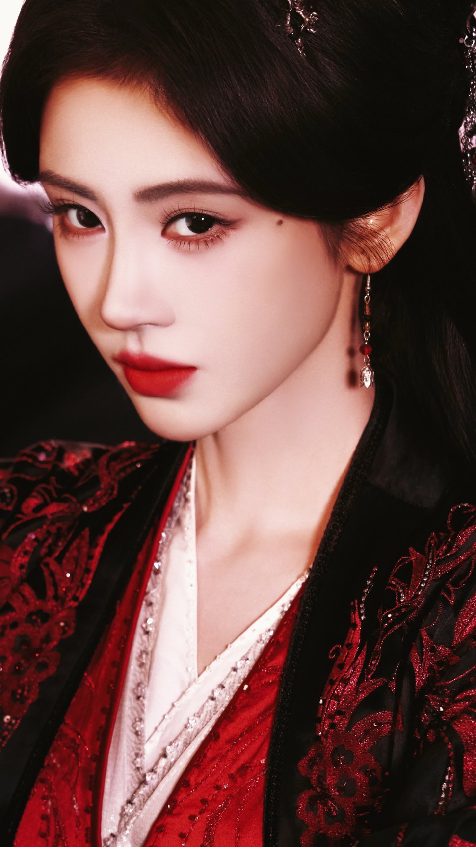 鞠婧祎握住自己的命运了鞠婧祎红与黑大片鞠婧祎红与黑大片，完全是侠女版露芜衣 