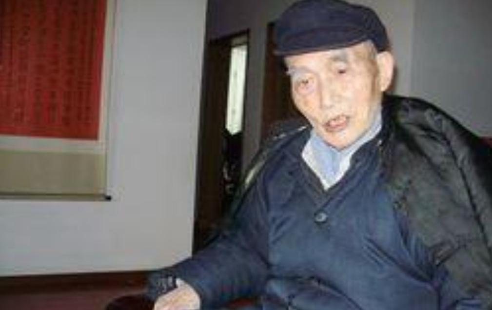王飞黄1919年，黄埔17期。参加过缅甸远征军，带领3个尖刀连，亲眼见证戴安澜师
