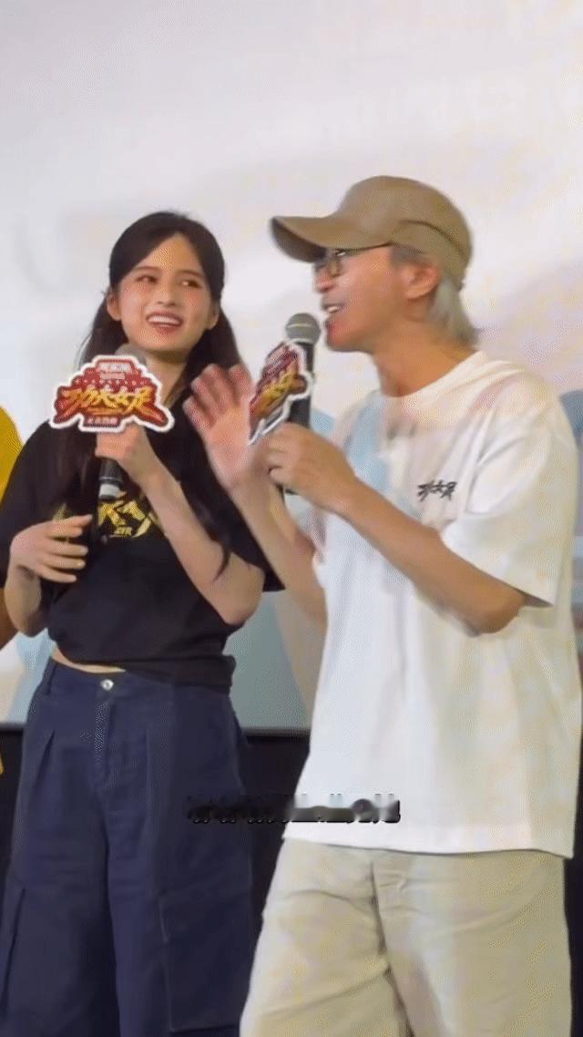周星驰曝选中星女郎雪野的原因周星驰分享选到星女郎雪野的过程太有缘分了！海选迟迟没