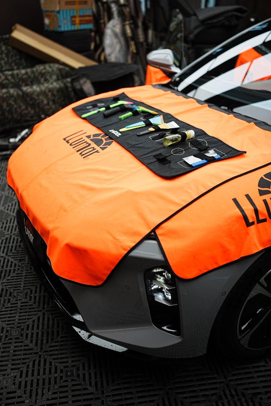 开电车的一个月来，踩油门加速的本能和欲望好像在慢慢的消耗殆尽。电车好像是一种让人