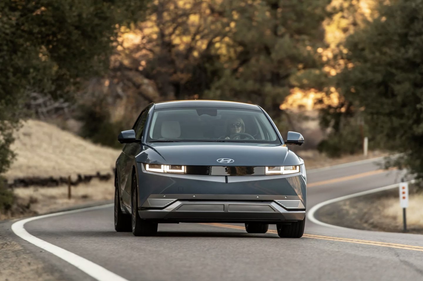 【现代ioniq 5在美国纯电销量第三！仅次于Model Y、Model 3】2