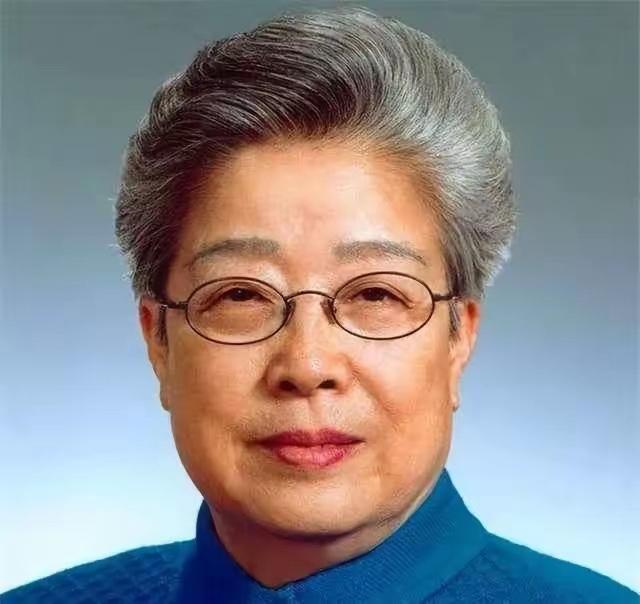 “铁娘子”吴仪一生未嫁，但她并不是独身主义者。她曾坦诚地说道：“我不是独身主义者