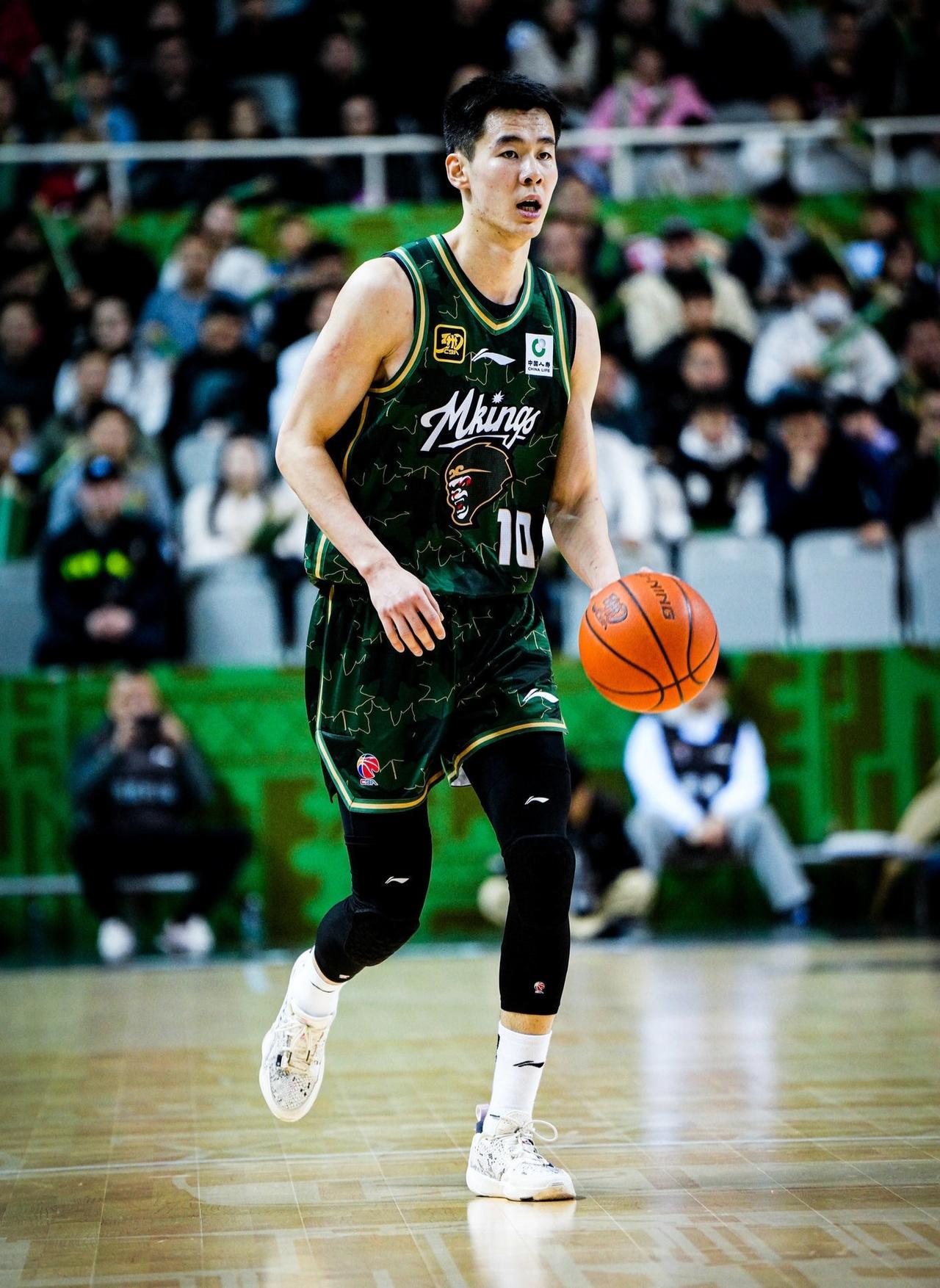 16分钟狂砍22分这不是NBA球星的戏码，郭昊文面对老东家上海半场爆发弑杀旧主！