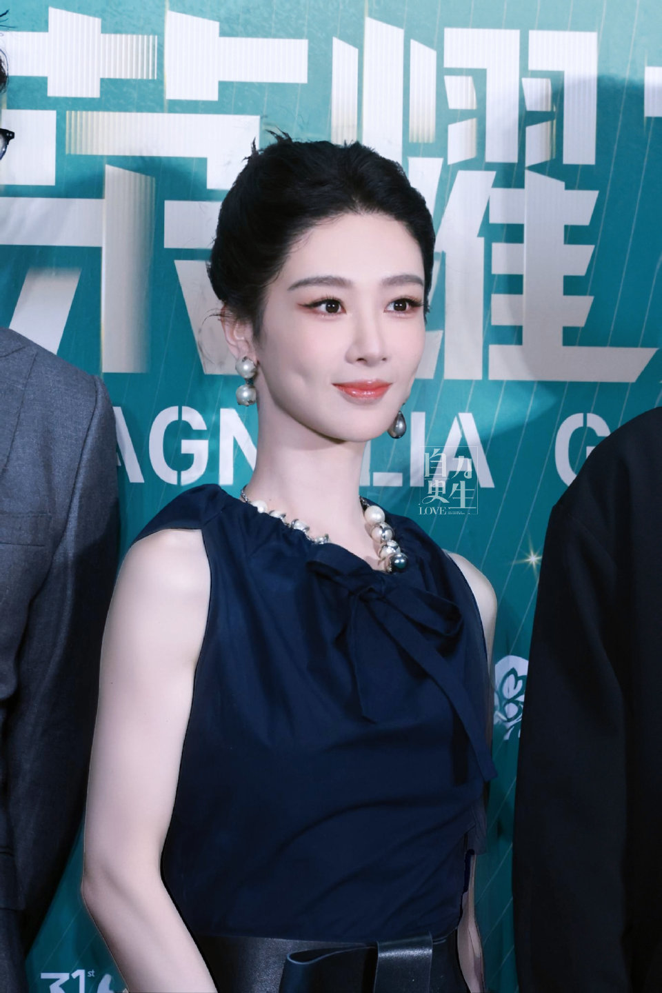 杨紫 💜杨紫董竹君 💜宝曼兰朵全球品牌代言人杨紫 后来我终于明白，她尽管跟天