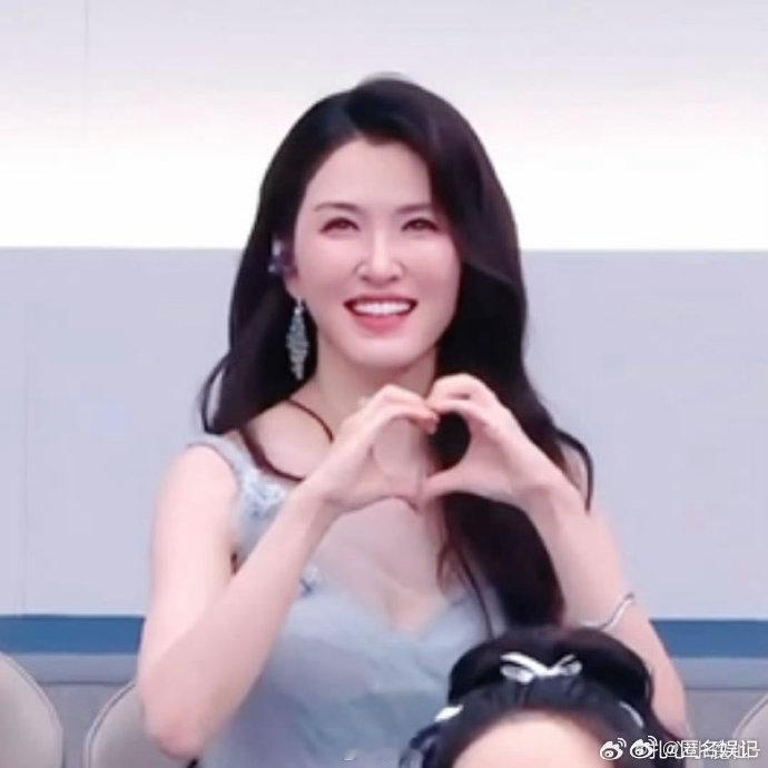 徐洁儿一公不是垫底乘风2026被徐洁儿的和声狠狠圈粉！细腻又好听，氛围感直接拉满