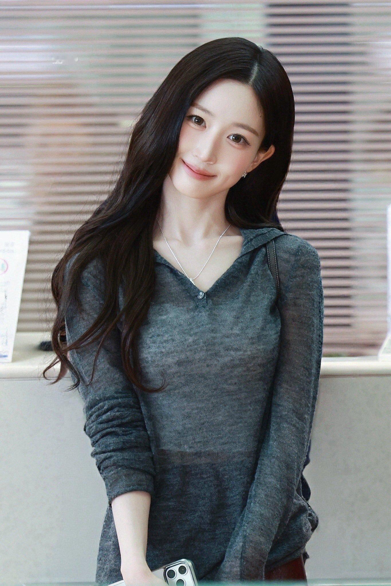 吴海媛[超话] 🐻‍❄️吴海媛Dossy代言人 260912早上好，吴海媛☀️