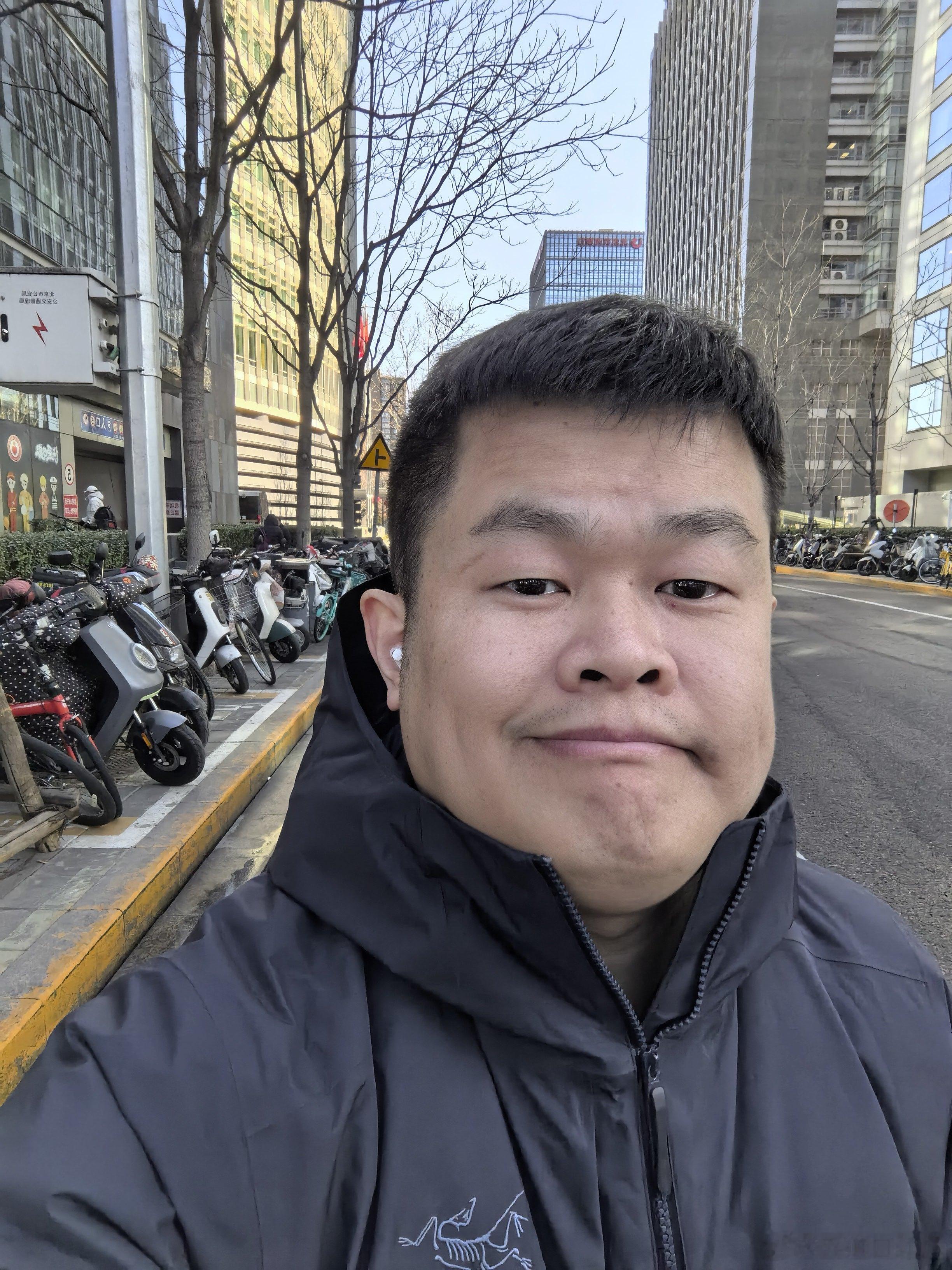 今天帝都的天气真的没谁了，阳光和煦，还有点点微风，非常适合遛弯。 北京·北京金融