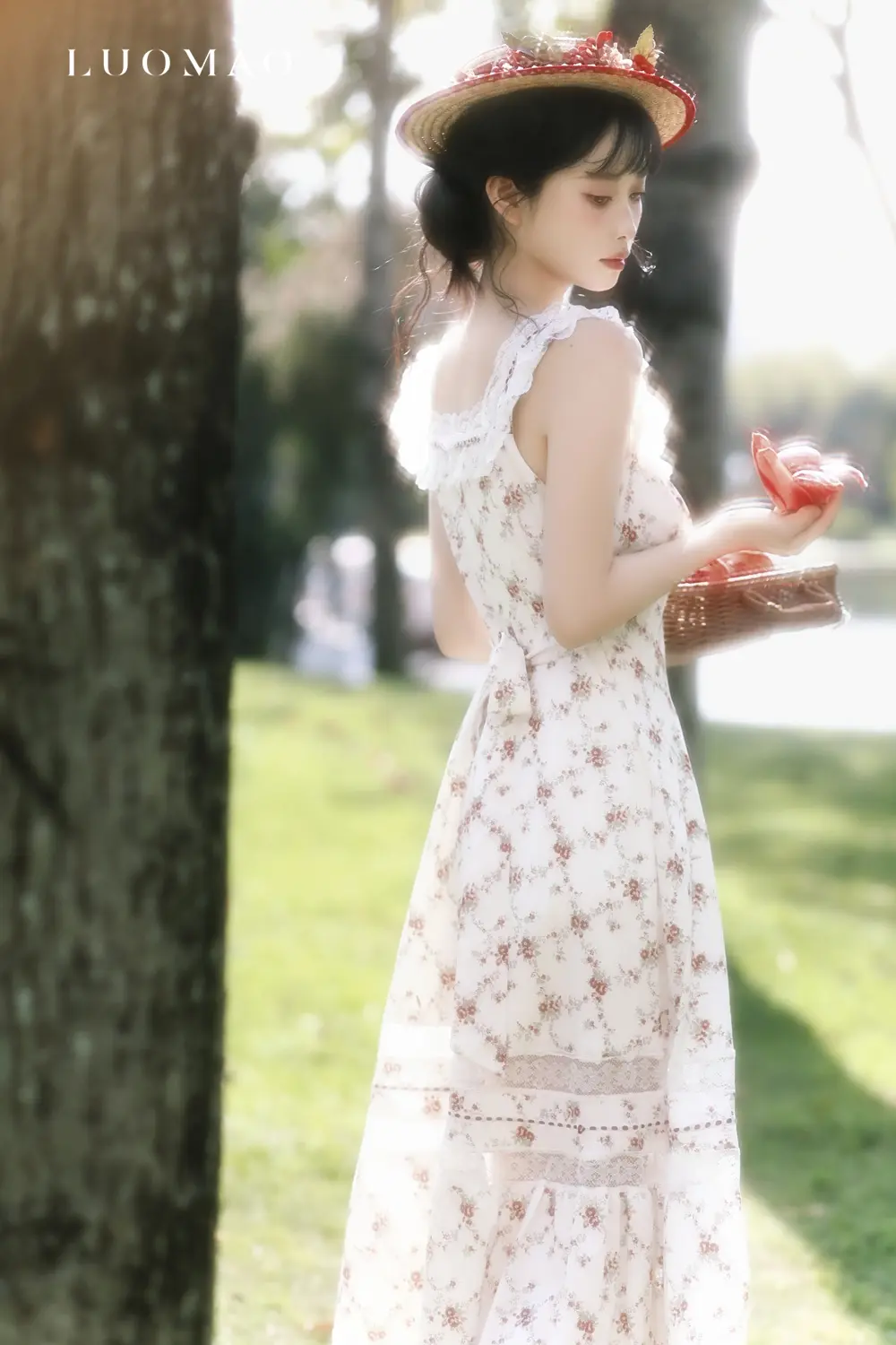 法式田园👒厦门拍少女外景写真也太美了叭。漫步在午后的丛林庄园 氤氲的...