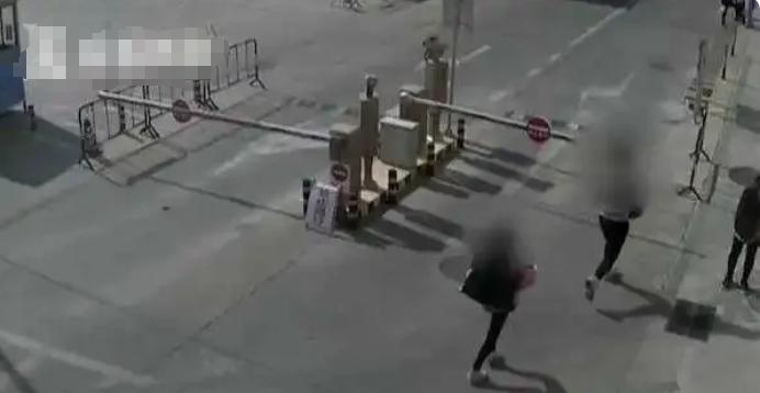 “忘恩负义！”广东广州，网约车司机为救犯病婴儿连闯了三个红灯，被扣18分，还面临