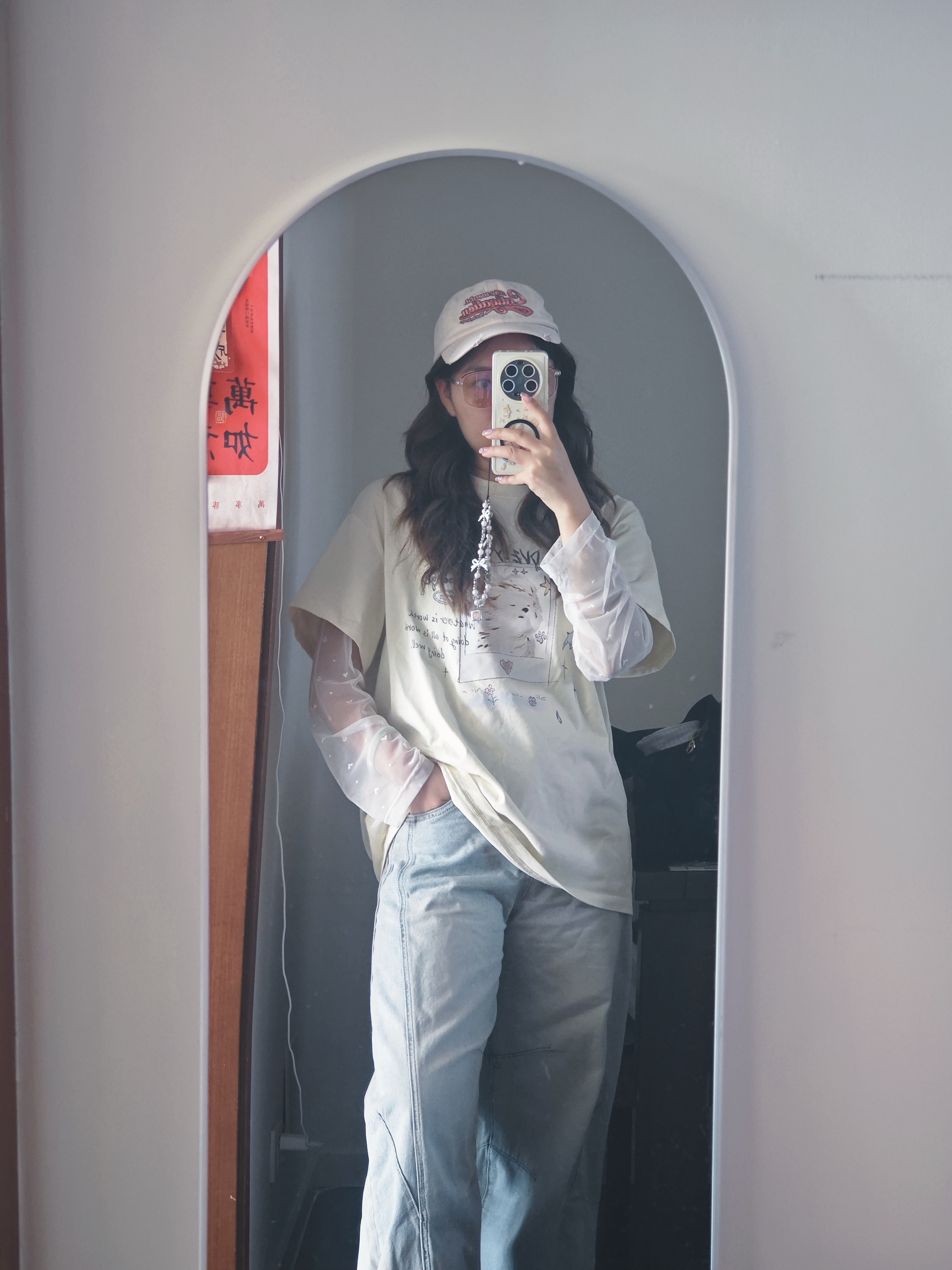 我计划今天是这样以一种刘幺文风穿搭去上班然后下班直奔演唱会的，但老婆以亲身经验表