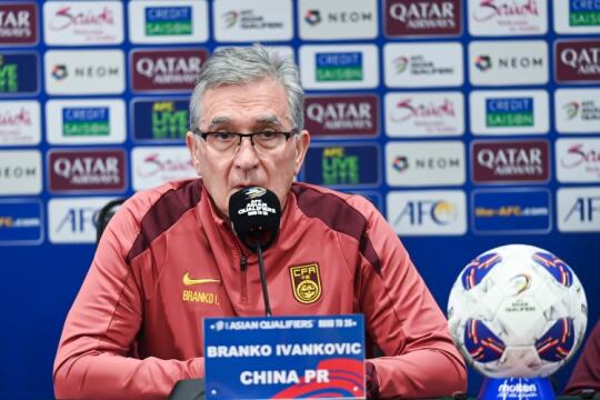 国足今晚启程前往迪拜，王钰栋可能做奇兵