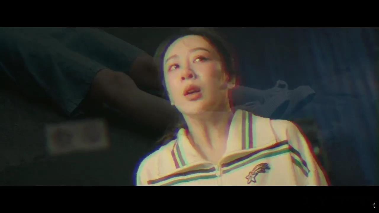 #黄瀛子连晕两集# 见不得好友受苦受难，更何况当初跳楼还是在自己眼前，这种眼睁睁