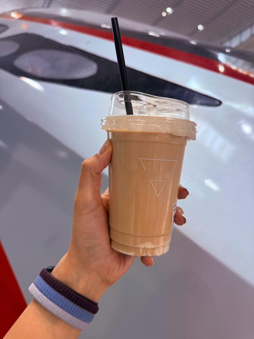 立秋秋天的第一杯奶茶 秋天的第一杯奶茶不能缺席纵然这个秋天失去了很多让我学会了很