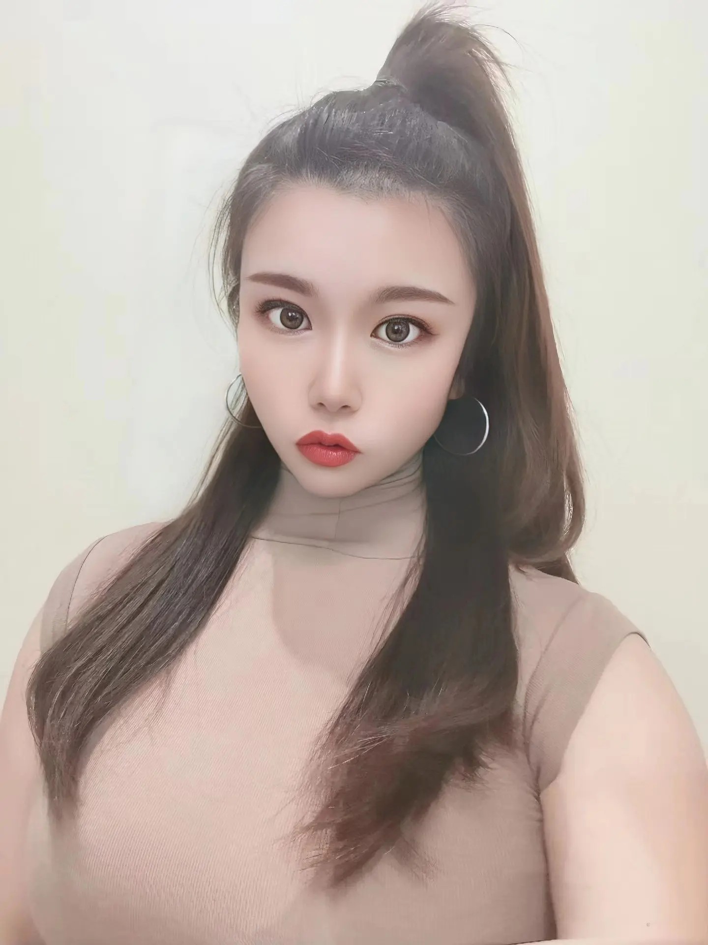 我很普通 也很简单 永远是犟的，永远也是最真的