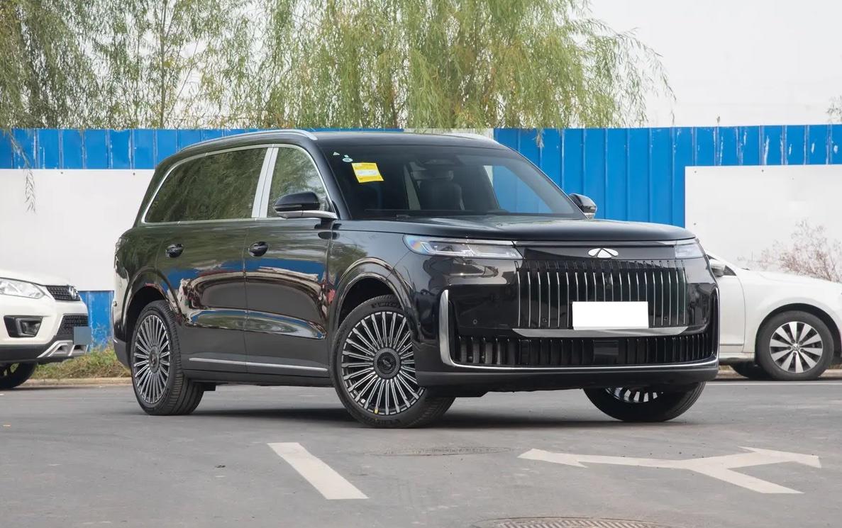 奇瑞风云T11贵不贵？置换价是17.99万起，如果是单纯考虑品牌溢价，我觉得这个