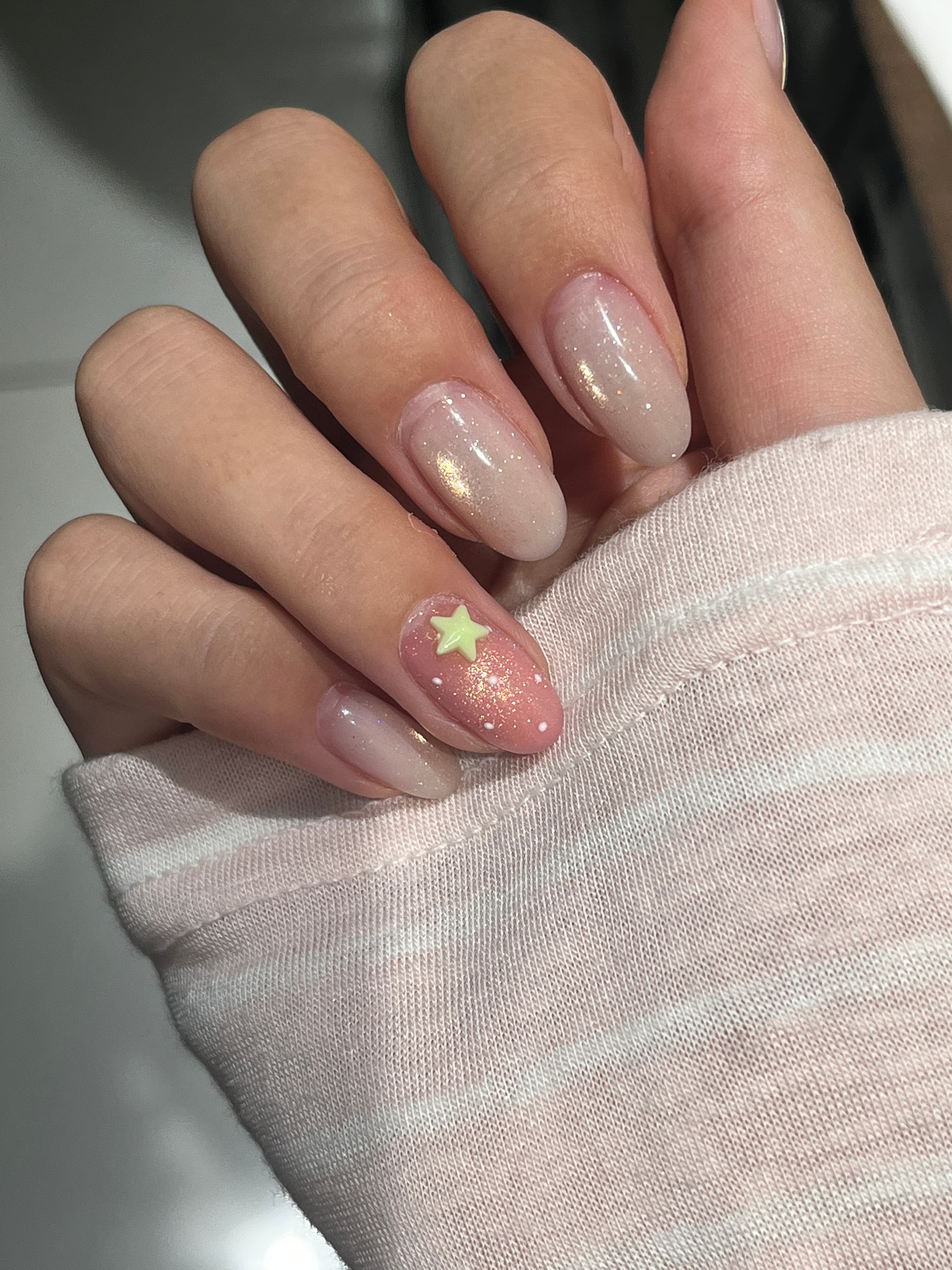 一个草莓 