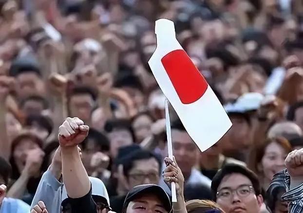 一位日本华人曾经表示"讲实话，中日如果开战，中国是打不过日本的，日本武器领先中国