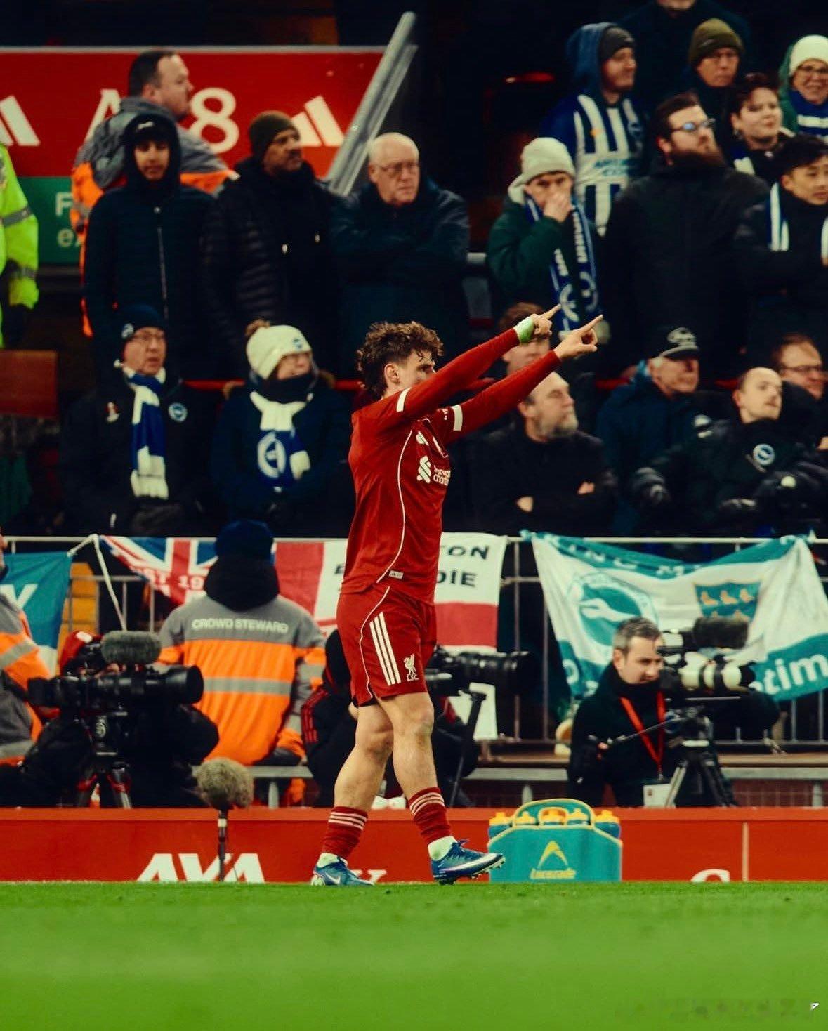 科尔克茨攻守两端发挥出色表现：· 1次助攻· 4次抢断成功· 6次地面对抗成功·