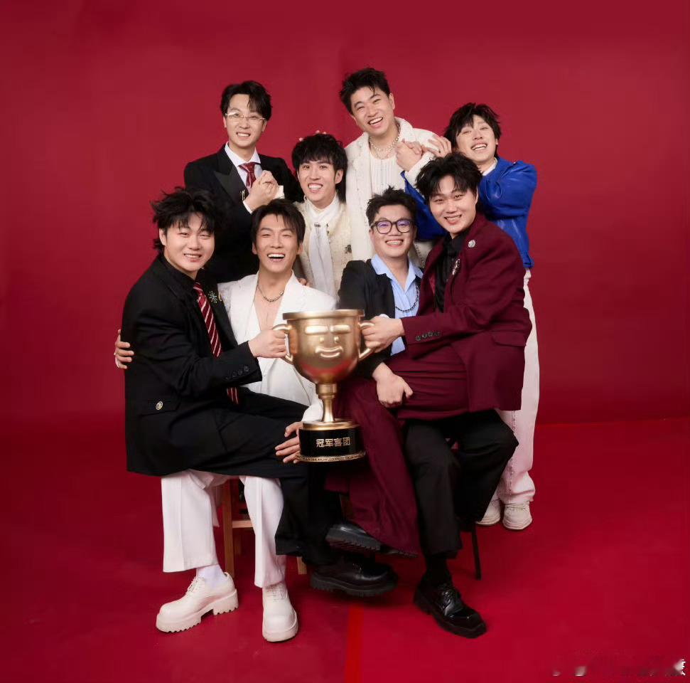 喜人AI已经进步到没有演员喜人演员AI分身短片太有新意，一张脸就能拍出完整故事，