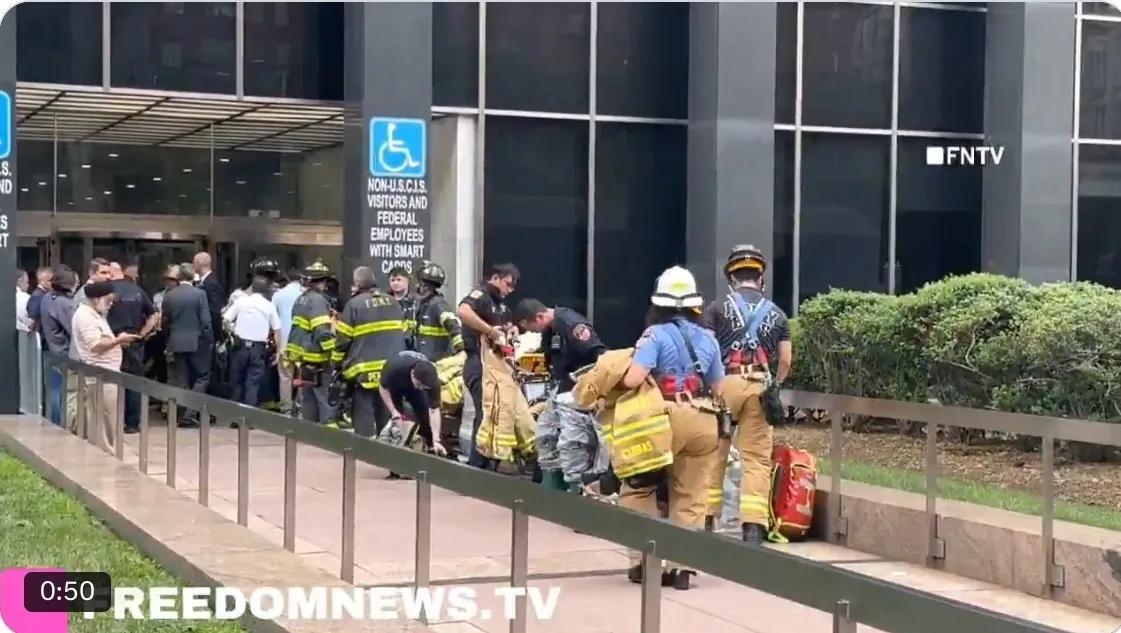 纽约 ICE 总部爆发白色粉末恐慌

在拘留移民的同一栋大楼内发现一种神秘物质后