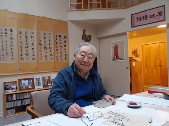 2018年，晚清帝师翁同龢五世孙、百岁收藏家翁万戈，在自己百岁诞辰之际，向美国波