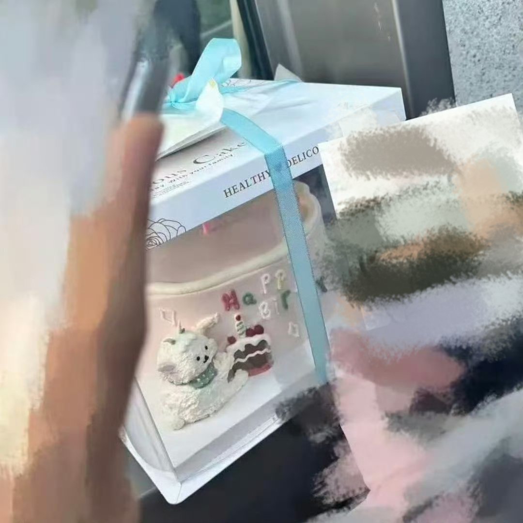 时代峰峻你们给杨博文准备的蛋糕是把人家做失败的蛋糕胚拿过来了是吧？商务座不舍得 