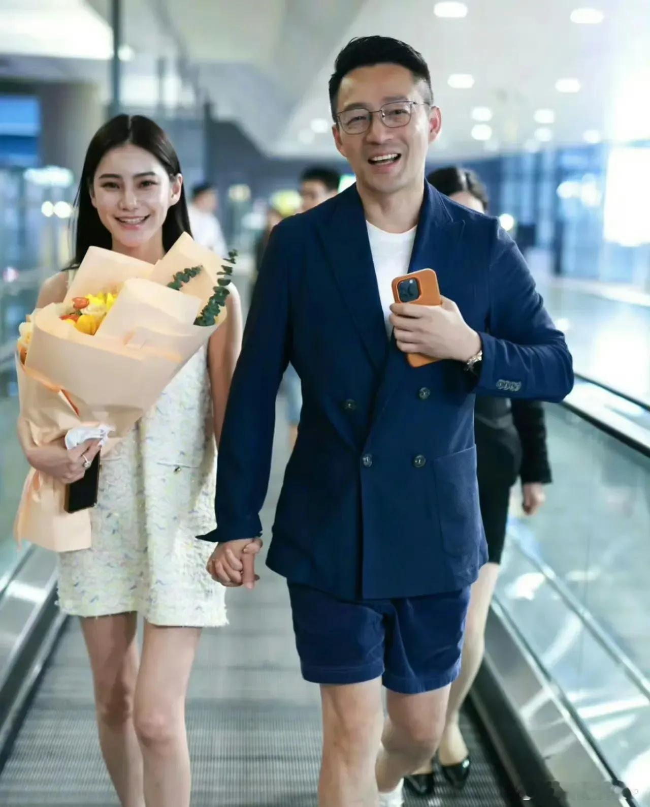 汪小菲新婚妻子首次回应！5月28日，汪小菲昨天和新婚妻子马筱梅在机场时，因为马筱