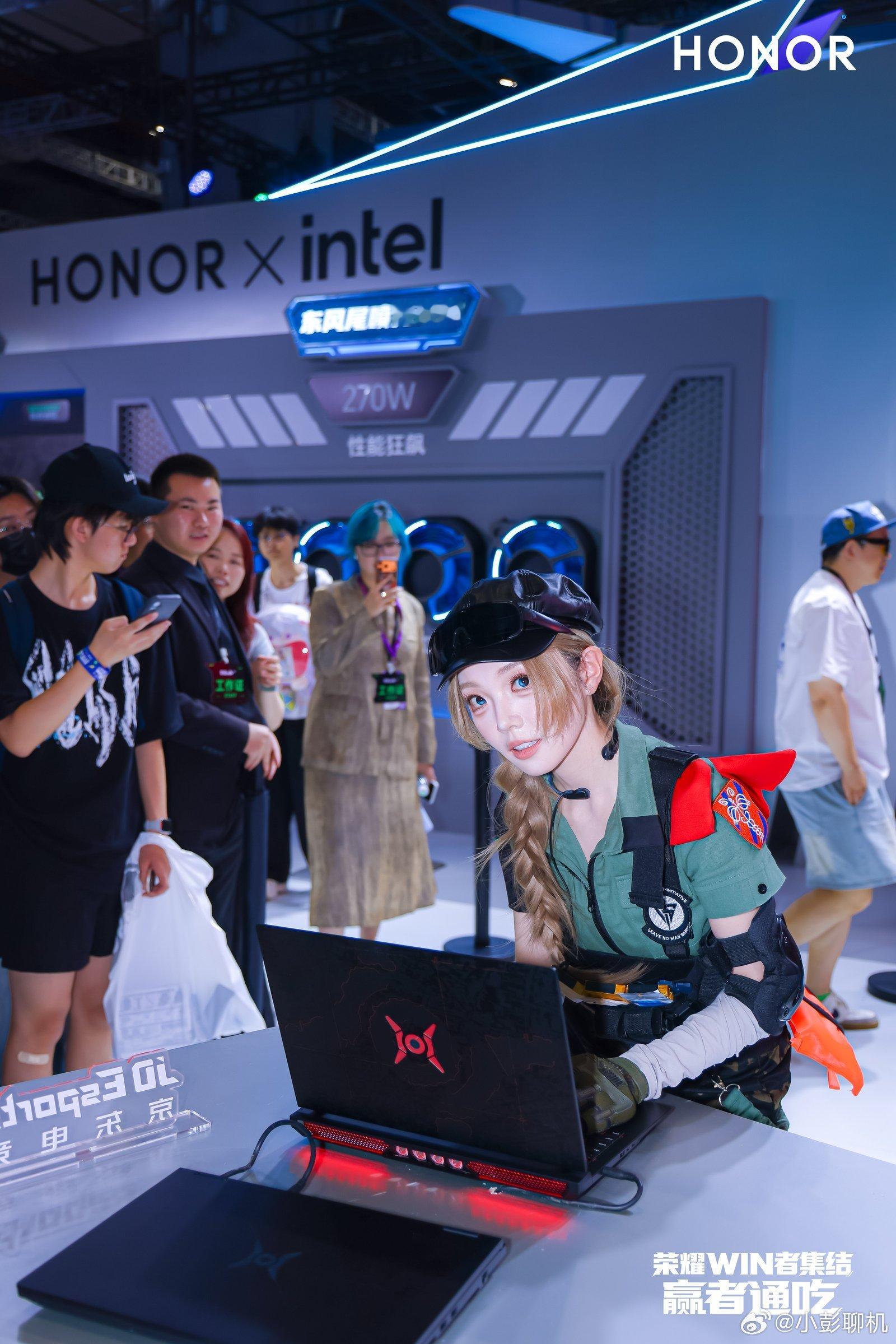 欣小萌空降BW2026热舞同频荣耀WIN游戏本三角洲赛事联名BW现场惊喜拉满，欣