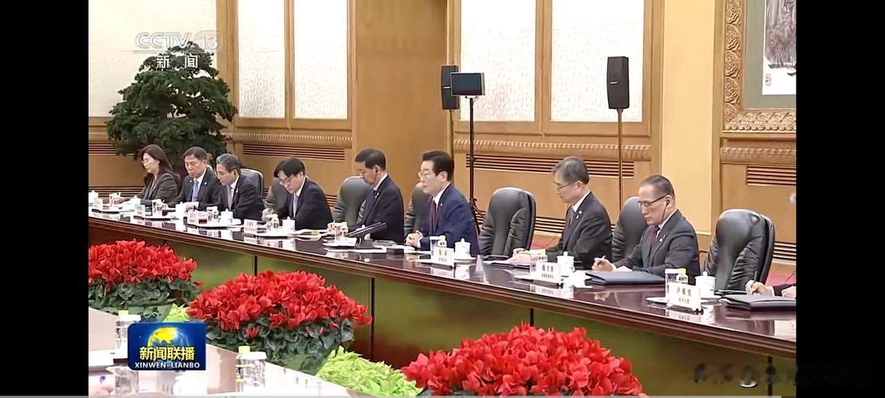 中韩闹别扭这几年，韩国总统突然带着三星、现代的大老板们集体访华，葫芦里卖的什么药